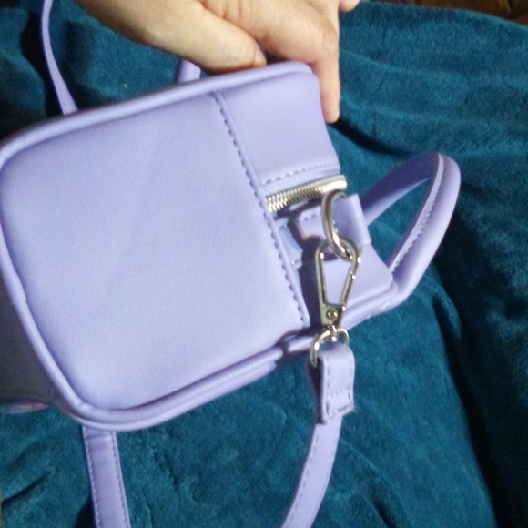 Disney Loungefly Stitch with ducklings 👜 - Picture 6 of 8